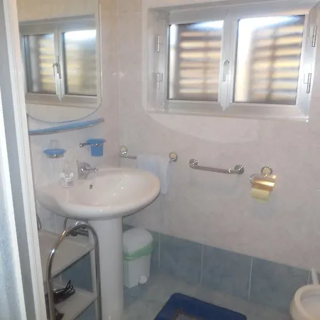 Zule Apartment *