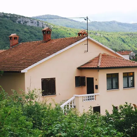 Zule Apartment *