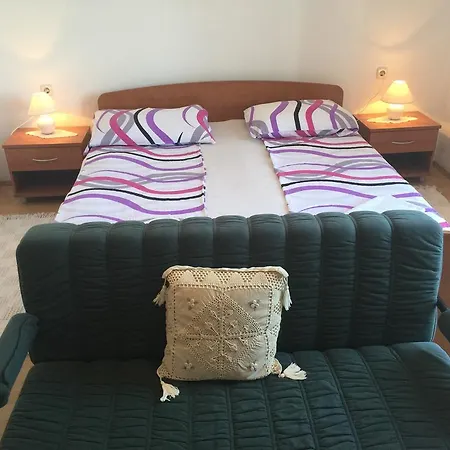 Zule Apartment *